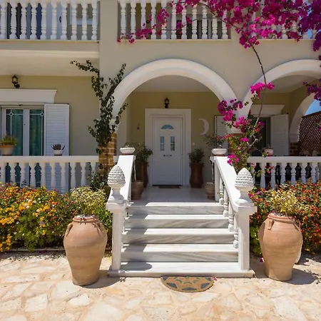 Antigoni's Family House! Apartman