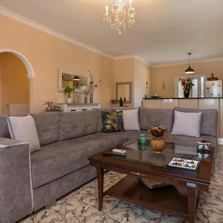 Antigoni's Family House! Καλπάκι